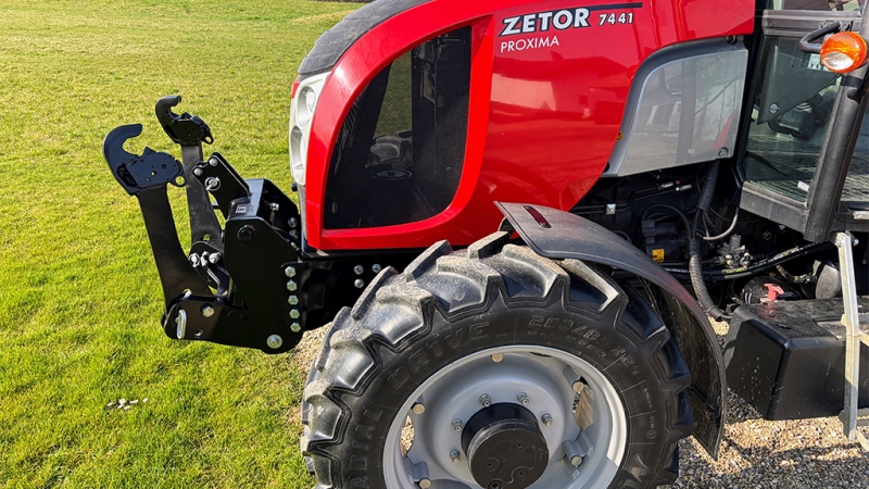 ELEVADOR FRONTAL UNIVERSAL PARA TRACTOR CAT. 2 1500KG