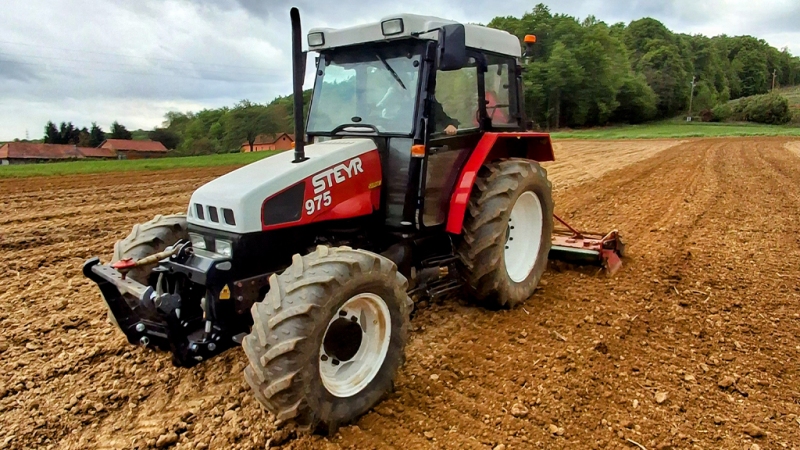 ELEVADOR FRONTAL UNIVERSAL PARA TRACTOR CAT. 2 1500KG