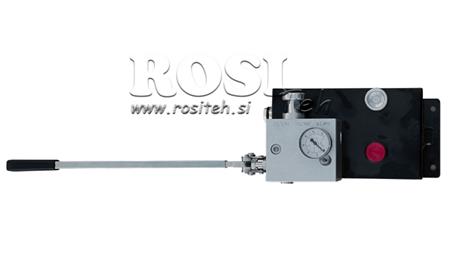 HYDRAULINEN RVBR AUTOMAATTIVENTTIILI JOUSTINSYLINDERILLE, JOSSA ON SÄILIÖ JA HÄTÄKÄSITELLYT