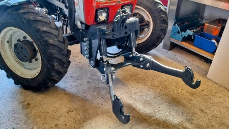 ELEVADOR FRONTAL UNIVERSAL PARA TRACTOR CAT. 2 1500KG