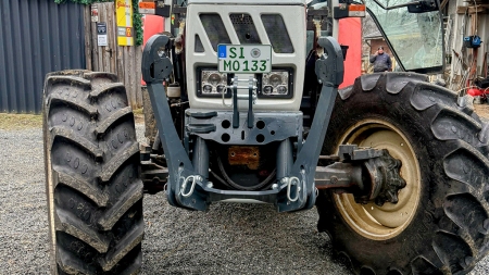 ELEVADOR FRONTAL UNIVERSAL PARA TRACTOR CAT. 2 1500KG